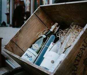 Cómo envolver una botella de vino